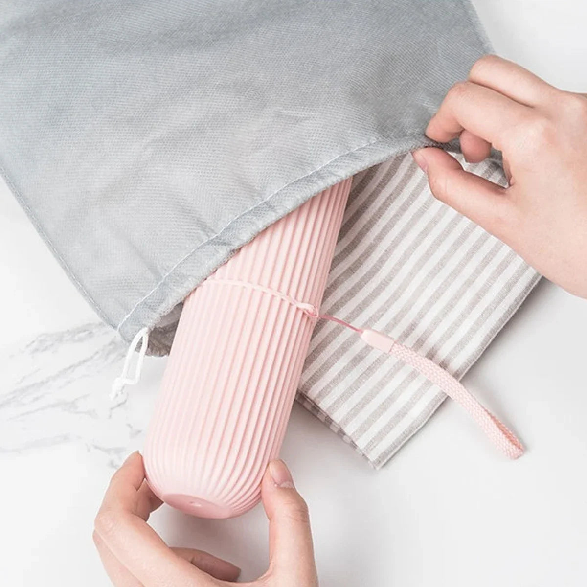 Étui de Voyage Brosse à Dents et Dentifrice